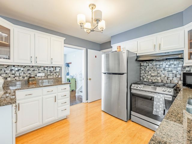 4346 Amelia Avenue, Lyons, IL 60534