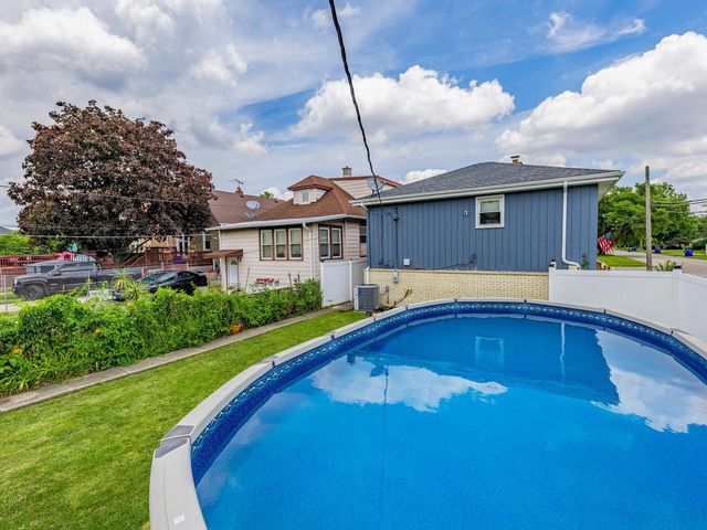 4346 Amelia Avenue, Lyons, IL 60534