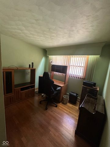 1520 Chesterfield Drive, Anderson, IN 46012