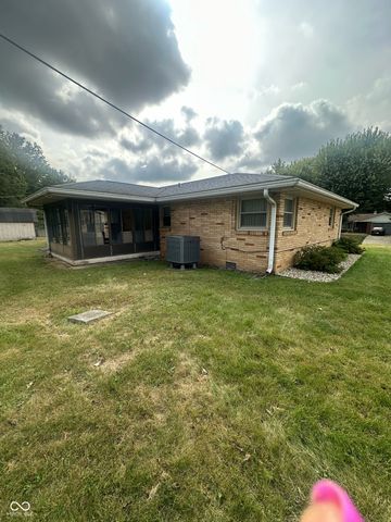 1520 Chesterfield Drive, Anderson, IN 46012