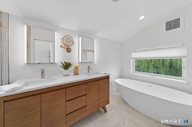 34 Howard Avenue, Branford, CT 06405