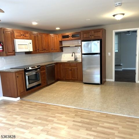 19 Maple Avenue, Bloomingdale Boro, NJ 07403