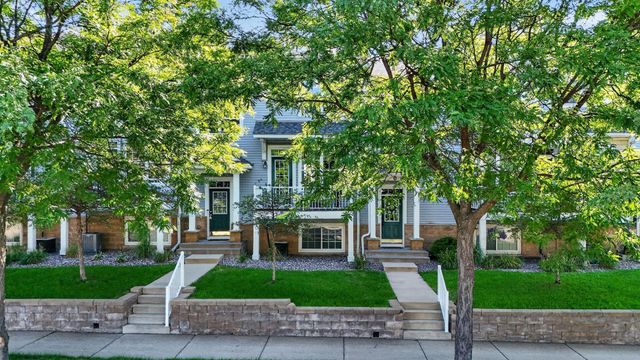 1667 Village Trail E 5, Maplewood, MN 55109