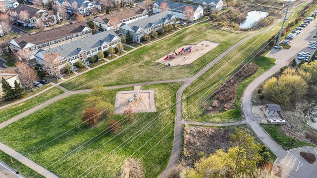 1667 Village Trail E 5, Maplewood, MN 55109