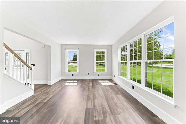 206 CRIMSON DR, Oxford, PA 19363