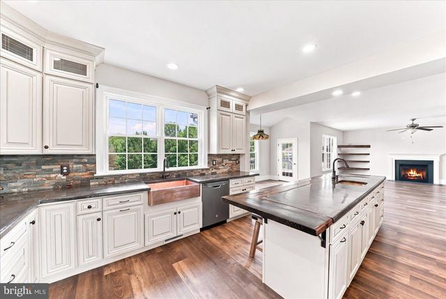 206 CRIMSON DR, Oxford, PA 19363