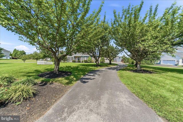 206 CRIMSON DR, Oxford, PA 19363