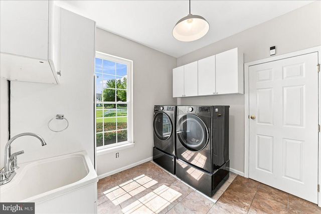 206 CRIMSON DR, Oxford, PA 19363