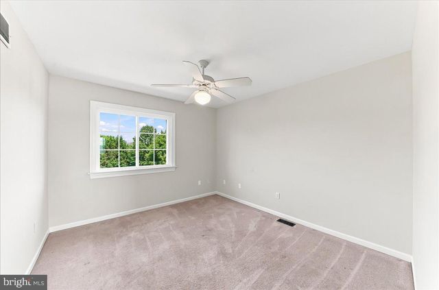 206 CRIMSON DR, Oxford, PA 19363