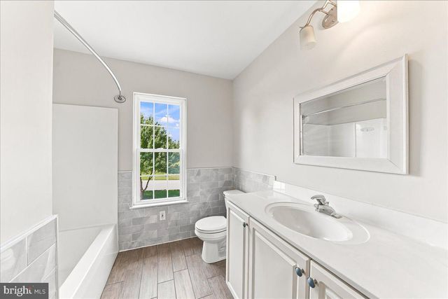 206 CRIMSON DR, Oxford, PA 19363