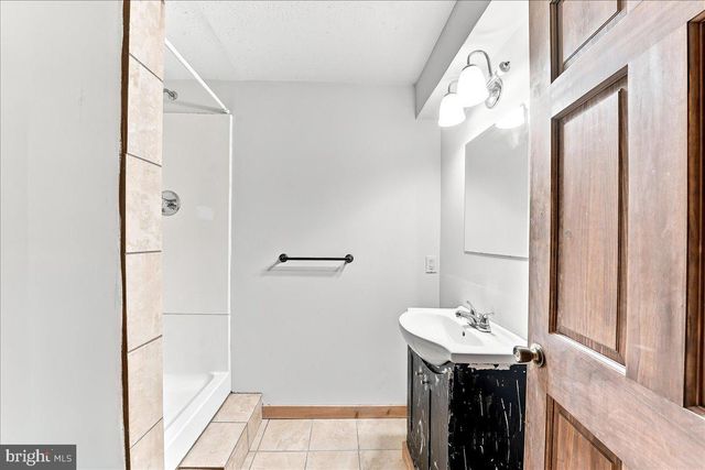 206 CRIMSON DR, Oxford, PA 19363