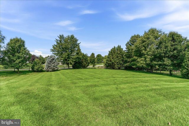 206 CRIMSON DR, Oxford, PA 19363