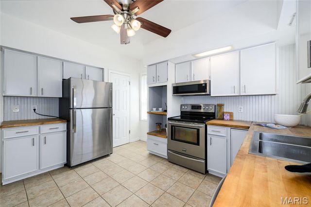 5432 Rosa Avenue, St Louis, MO 63109