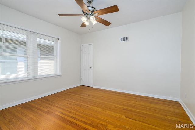 5432 Rosa Avenue, St Louis, MO 63109