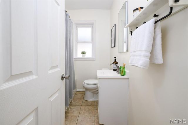 5432 Rosa Avenue, St Louis, MO 63109