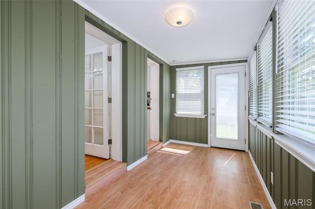 5432 Rosa Avenue, St Louis, MO 63109