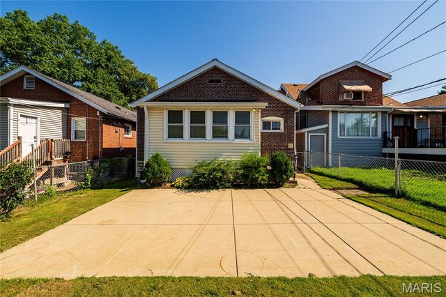 5432 Rosa Avenue, St Louis, MO 63109