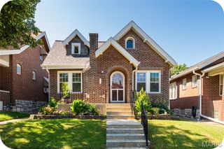5432 Rosa Avenue, St Louis, MO 63109