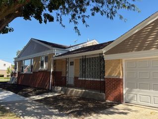 10701 S NORMAL Avenue, Chicago, IL 60628
