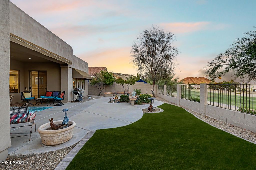 Image 55 of property listing at 6335 W HILL Lane, Glendale, AZ 85310