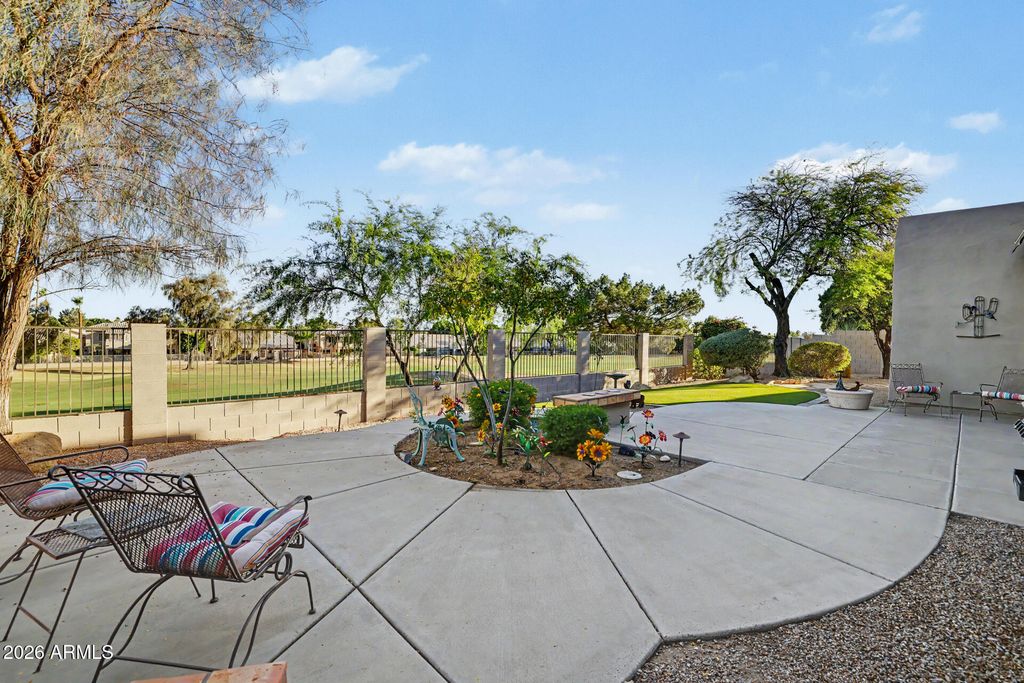 Image 69 of property listing at 6335 W HILL Lane, Glendale, AZ 85310
