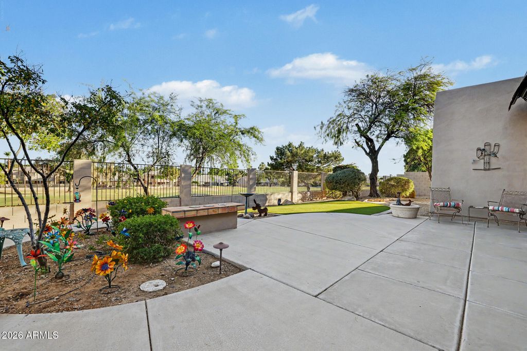 Image 70 of property listing at 6335 W HILL Lane, Glendale, AZ 85310