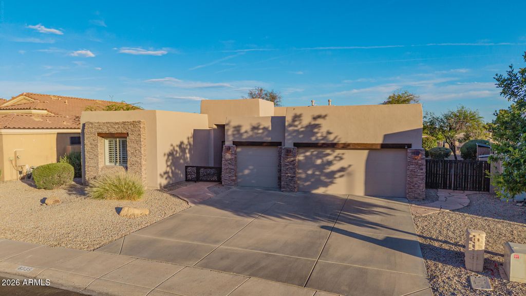 Image 76 of property listing at 6335 W HILL Lane, Glendale, AZ 85310