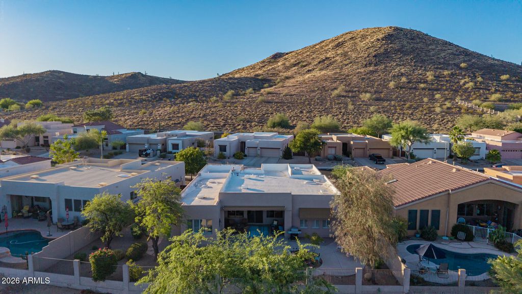 Image 78 of property listing at 6335 W HILL Lane, Glendale, AZ 85310