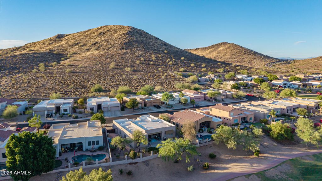 Image 84 of property listing at 6335 W HILL Lane, Glendale, AZ 85310