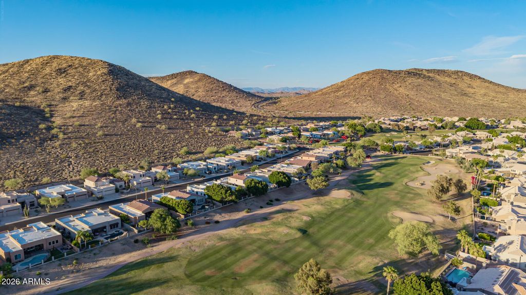 Image 86 of property listing at 6335 W HILL Lane, Glendale, AZ 85310
