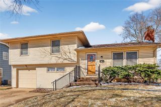 7800 W 96th Street, Overland Park, KS 66212