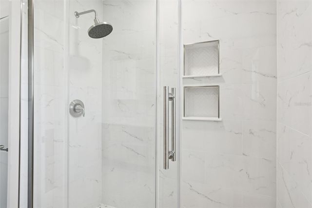 3926 FONTAINEBLEAU DRIVE, Tampa, FL 33634