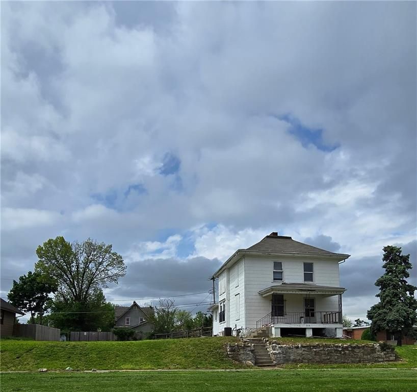 2022 Van Brunt Boulevard, Kansas City, MO 64127