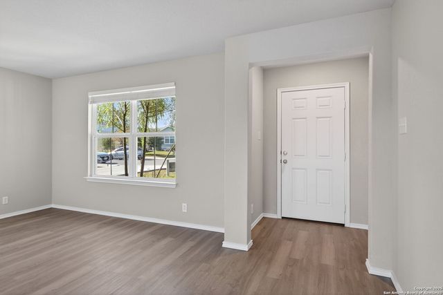 3870 Snowbird, Converse, TX 78109