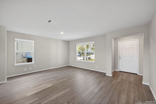 3870 Snowbird, Converse, TX 78109