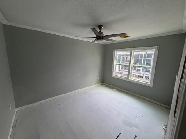 716 E Republic Avenue, Baytown, TX 77520