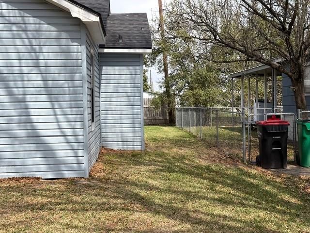 716 E Republic Avenue, Baytown, TX 77520