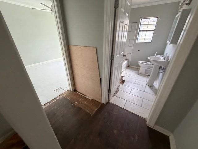 716 E Republic Avenue, Baytown, TX 77520