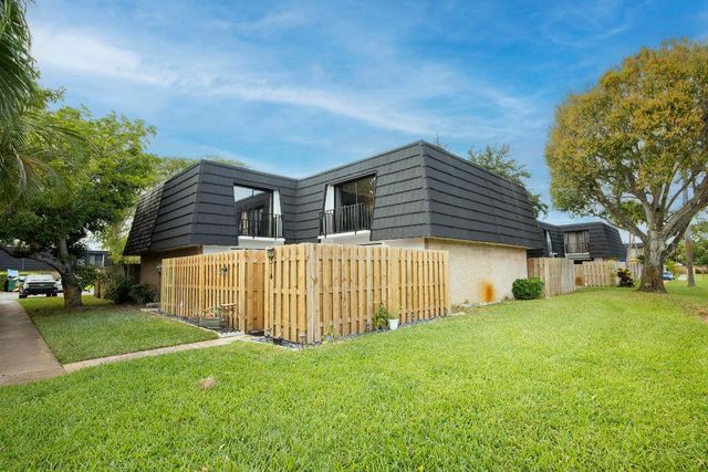 314 Woodland Road, Palm Springs, FL 33461