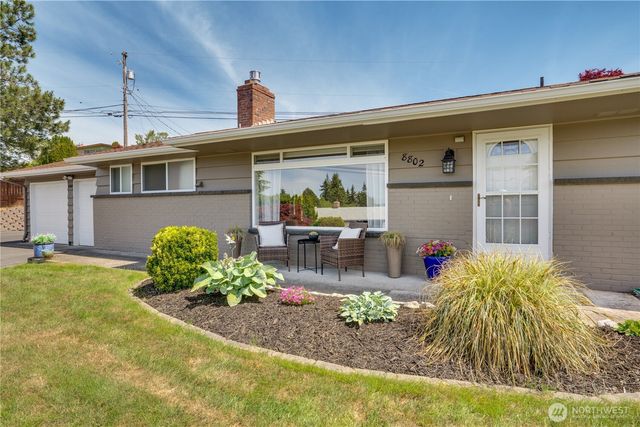 8802 41st Street W, University Place, WA 98466