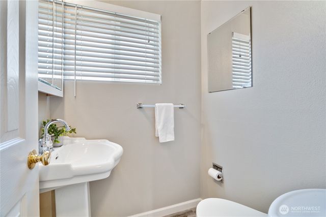 8802 41st Street W, University Place, WA 98466