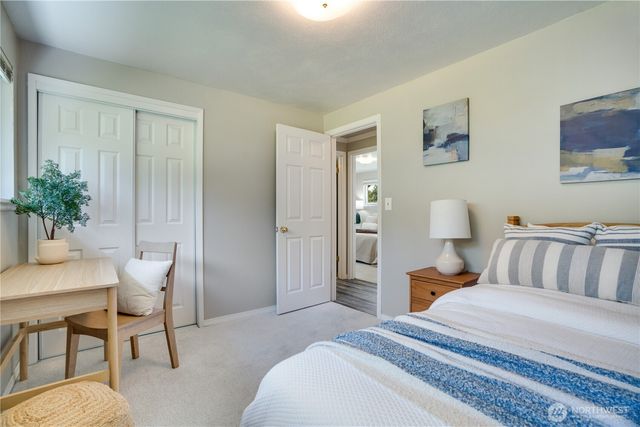 8802 41st Street W, University Place, WA 98466