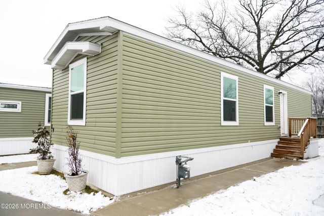 19 Avenue A, Hazlet, NJ 07734