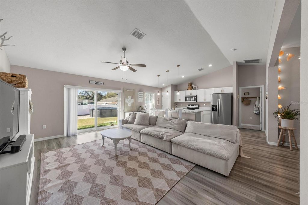 Image 5 of property listing at 17708 SW 114TH LANE, Dunnellon, FL 34432