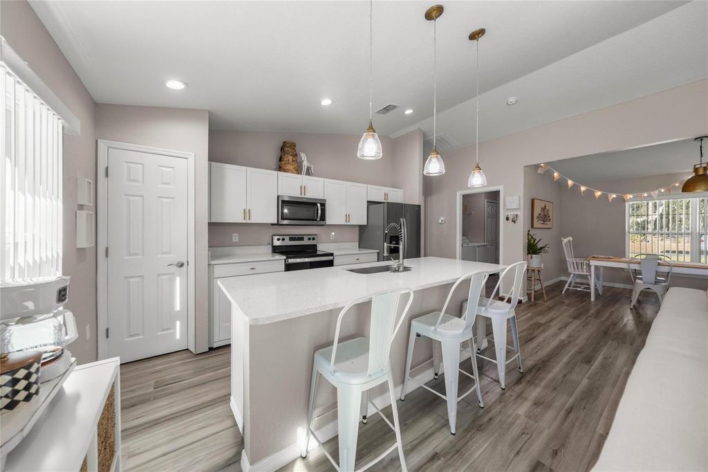 Image 6 of property listing at 17708 SW 114TH LANE, Dunnellon, FL 34432