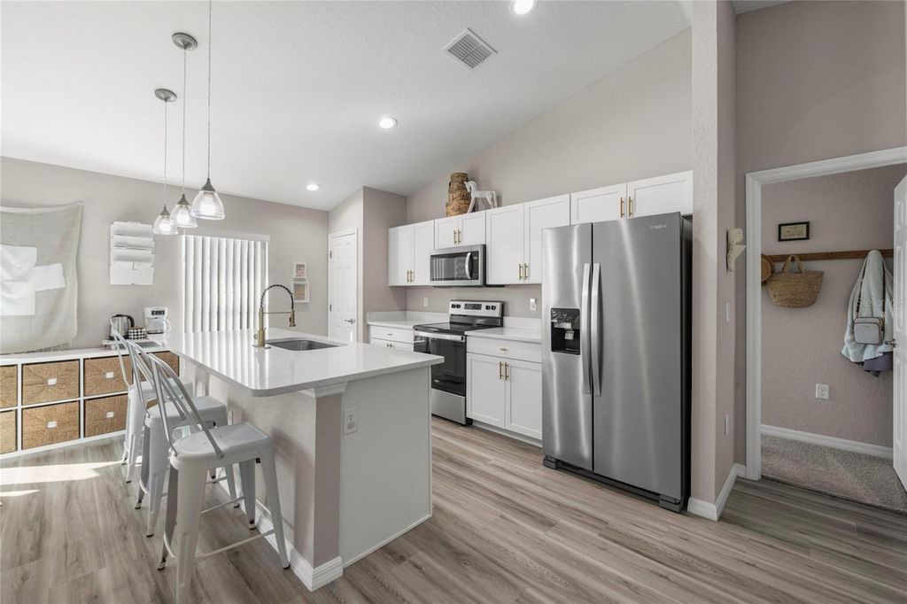 Image 8 of property listing at 17708 SW 114TH LANE, Dunnellon, FL 34432