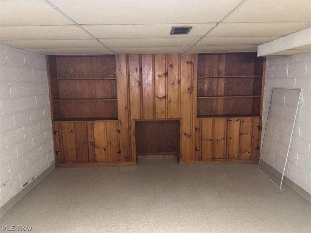 7287 Maplewood Road, Parma, OH 44130