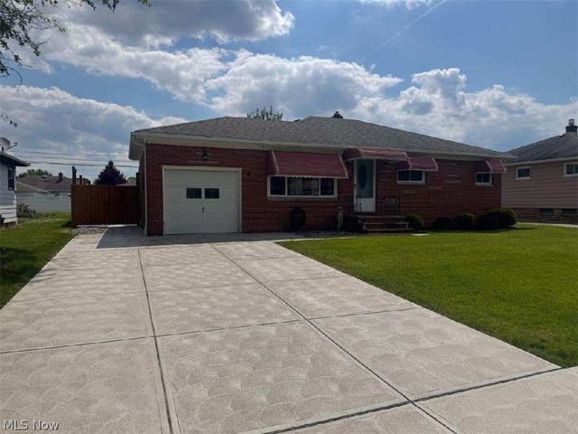 7287 Maplewood Road, Parma, OH 44130