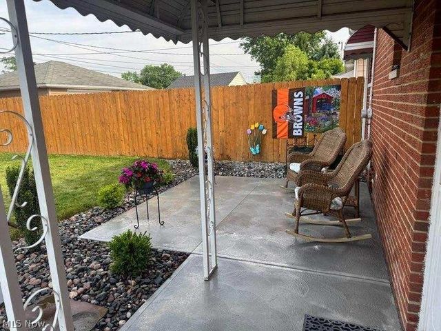 7287 Maplewood Road, Parma, OH 44130