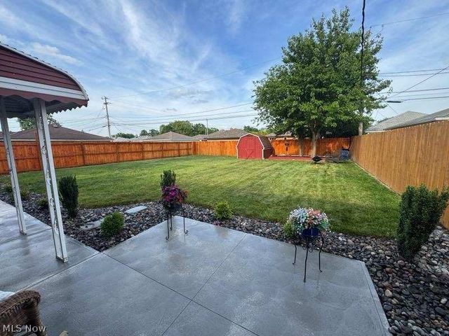 7287 Maplewood Road, Parma, OH 44130